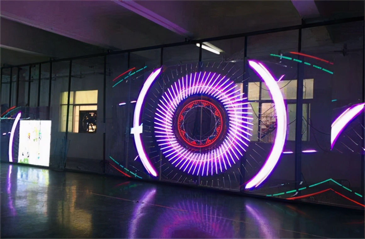 LED透明屏如何做好防潮保護(hù)措施